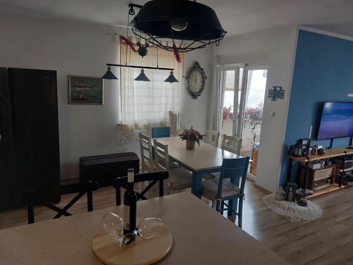 Apartments Franny Novi Vinodolski Exterior photo
